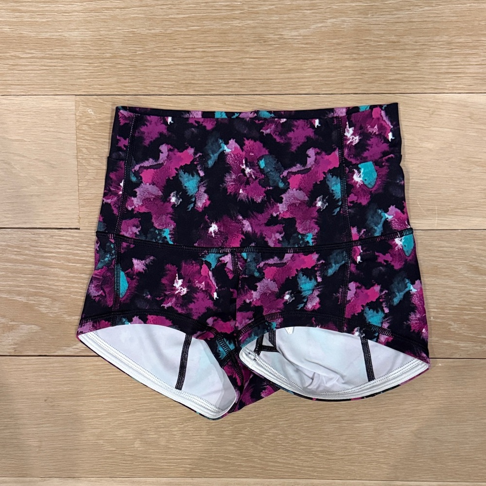 Lululemon Women's Shorts, Size 4